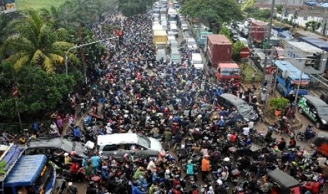 kemacetan-parah-di-jakarta-_120408144650-441