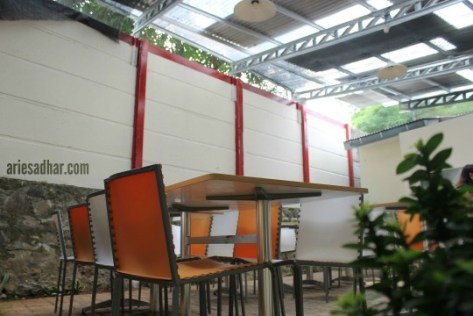 Smoking Area, nggak khawatir kehabisan tempat.