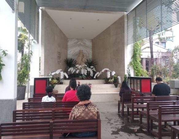 paroki santa maria regina bintaro jaya